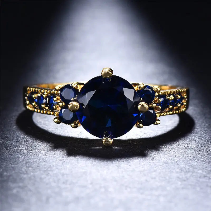 Selana – Sculpted Gold Ring