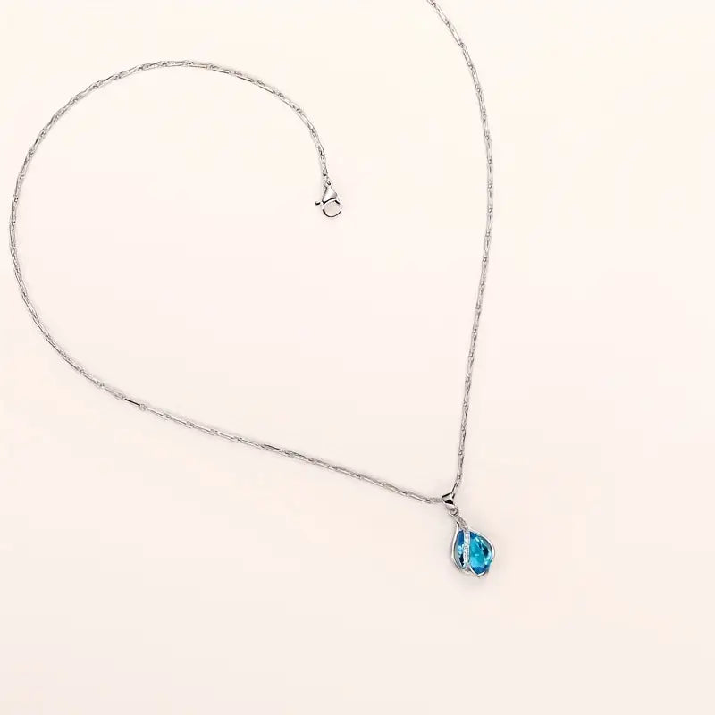 Calista – Teardrop White Gold Necklace