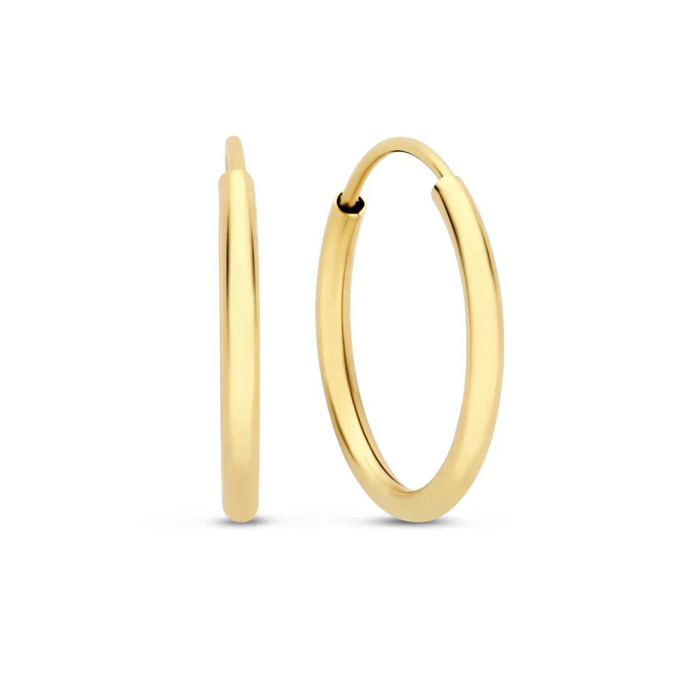 Mara – Sleek Gold Earrings