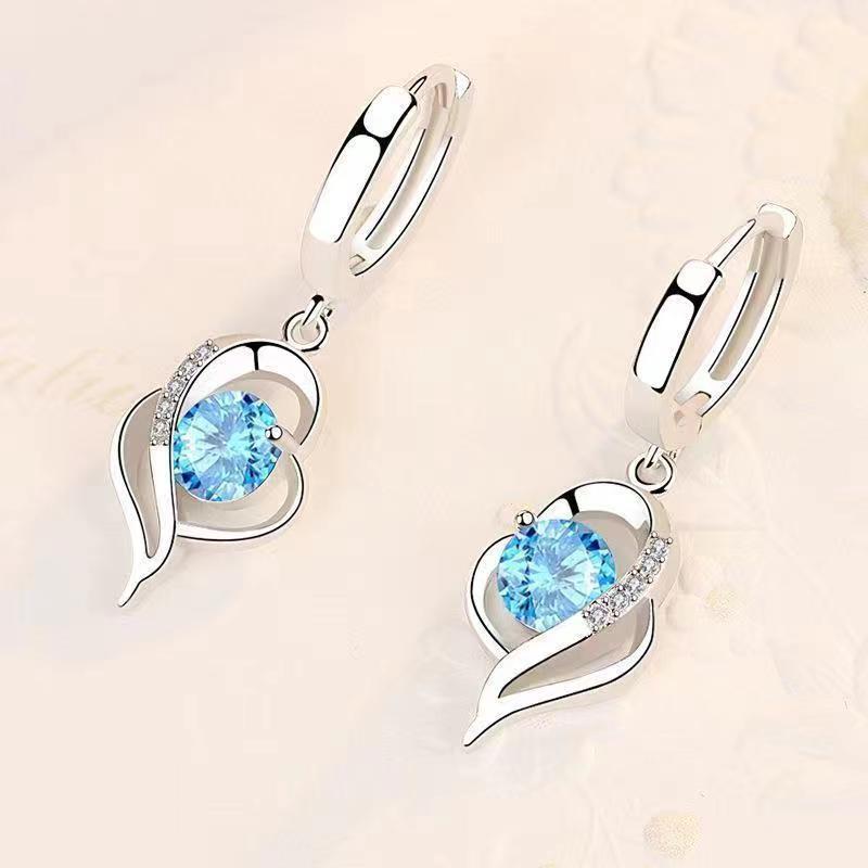 Elowen – Teardrop White Gold Earrings